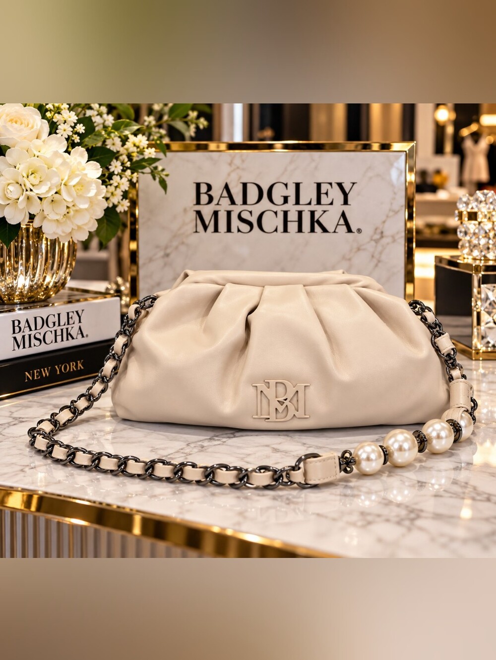 Badgley Mischka BM-4147 Wrapped Frame Crossbody Bag – Off White – NWT